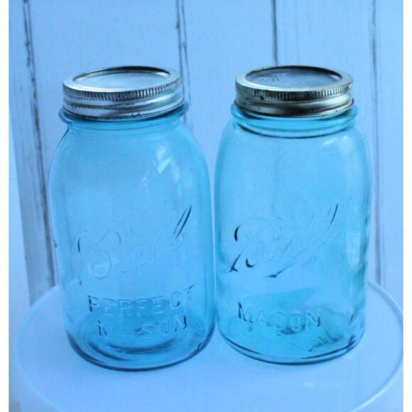 Set of 2 Blue Vintage Mason Jars with Lids - Picture 1 of 1